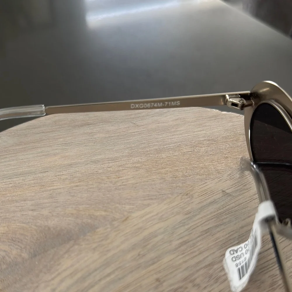 Urban Outfitters Silver and Black Sunglasses Modern Accessories.No case included